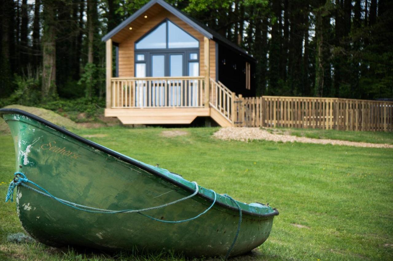 Cabin In The Woods - 1 Bedroom Lodge - Kilgetty Stepaside  Екстериор снимка